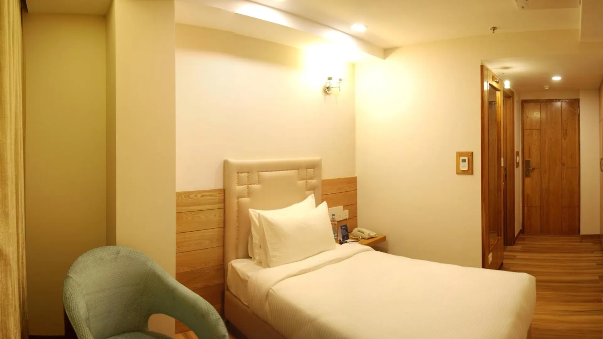 Glades Hotel Mohali