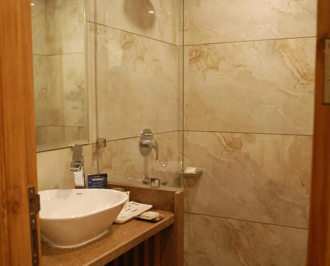 Glades Hotel Mohali 3*, Chandigarh India